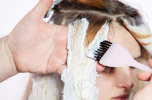 You should take care of your hair before the next bleaching