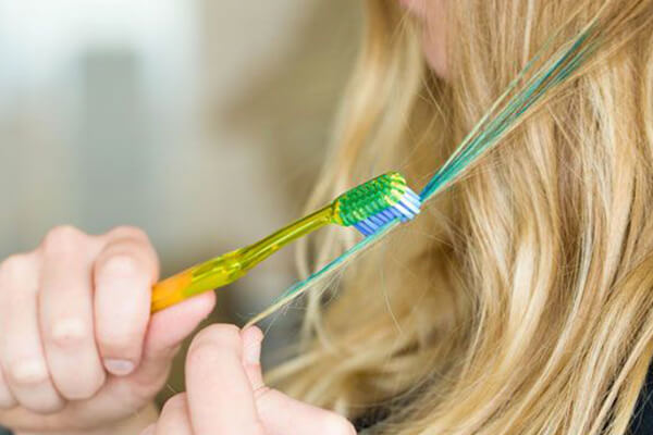 In desperate times, a toothbrush can be your savior. Substitute your dye brush with it! 